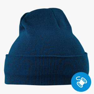 Вязаная шапка с подворотом (вышивка)