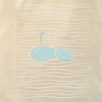 Кит качается на волнах