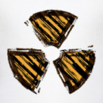 Знак радиации.