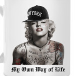 Мерлин Монро с татуировками