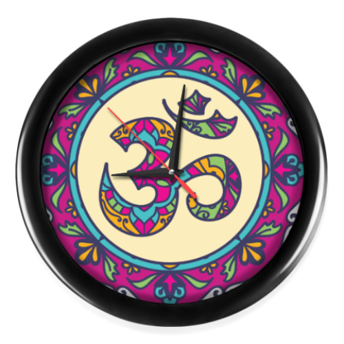 Настенные часы с принтом ОМ